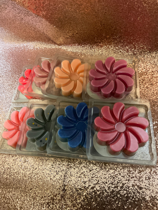 Wax melt in a swirl or flower in a variety of fragrances
